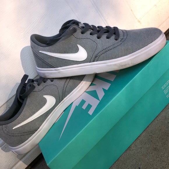 nike sb check gray